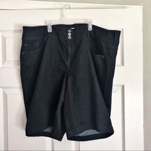 Torrid Dark Wash Jegging Bermuda Shorts - Size 30